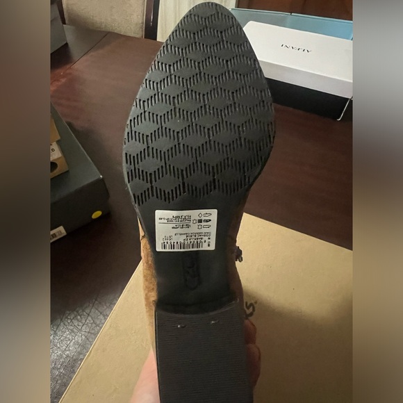 Clark’s Isabela zip booties - Picture 4 of 4